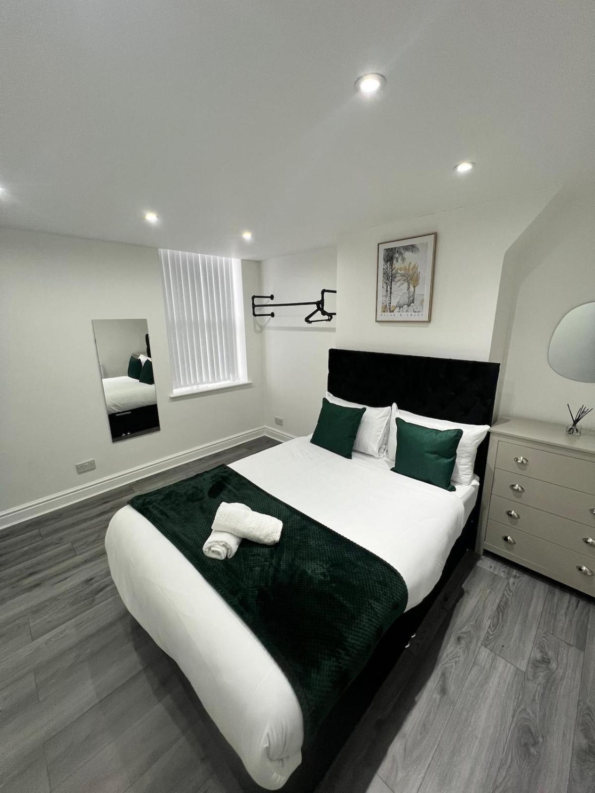 Contractors Dream, 4 Bedroom 2 Bathroom Liverpool Exterior foto