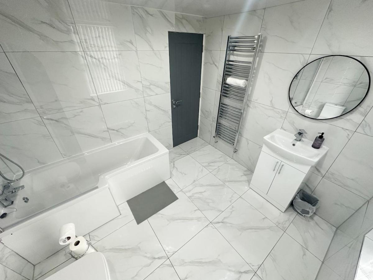 Contractors Dream, 4 Bedroom 2 Bathroom Liverpool Exterior foto