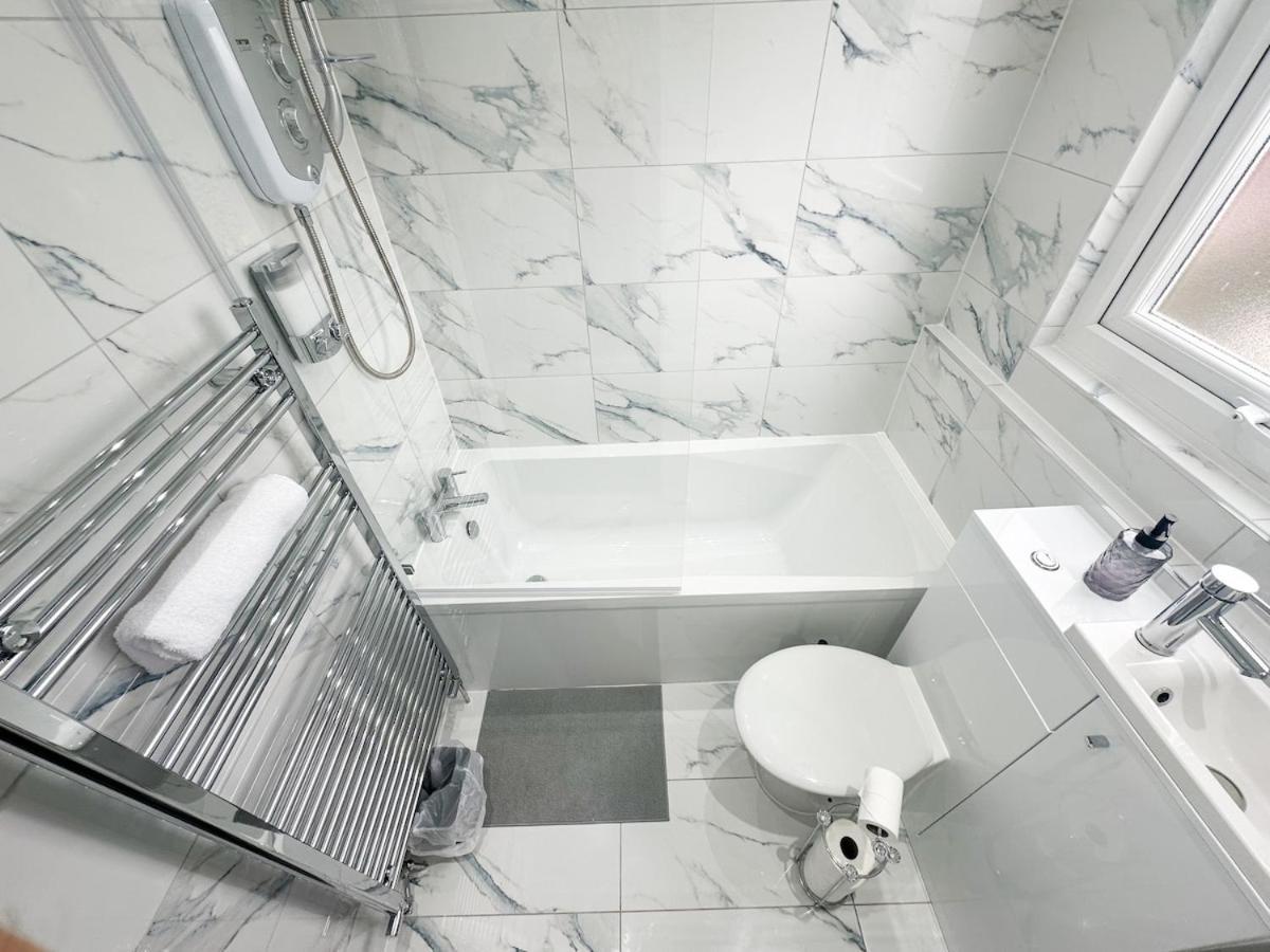 Contractors Dream, 4 Bedroom 2 Bathroom Liverpool Exterior foto