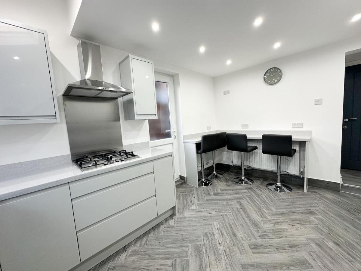 Contractors Dream, 4 Bedroom 2 Bathroom Liverpool Exterior foto