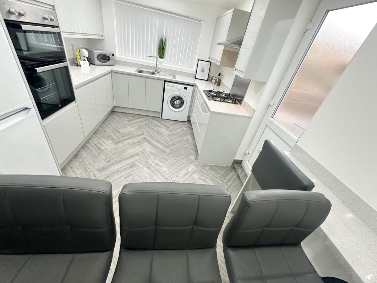 Contractors Dream, 4 Bedroom 2 Bathroom Liverpool Exterior foto