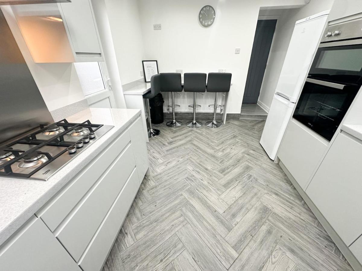 Contractors Dream, 4 Bedroom 2 Bathroom Liverpool Exterior foto