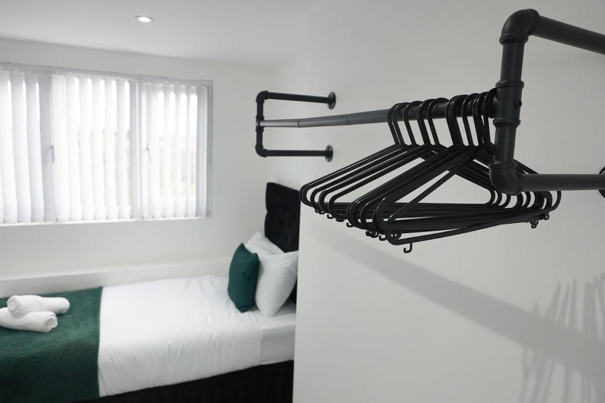 Contractors Dream, 4 Bedroom 2 Bathroom Liverpool Exterior foto