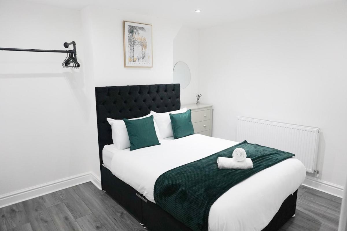 Contractors Dream, 4 Bedroom 2 Bathroom Liverpool Exterior foto